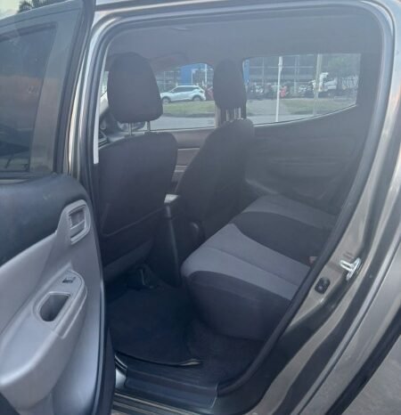 
								Mitsubishi L200 full									