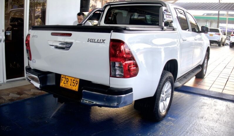
								Toyota Hilux full									