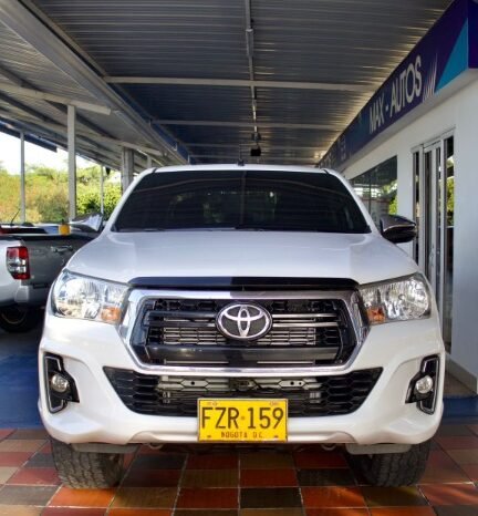 
								Toyota Hilux full									