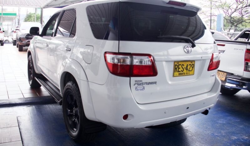 
								Toyota Fortuner full									