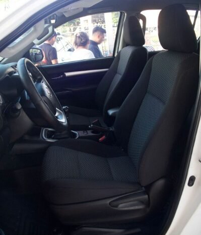 
								Toyota Hilux full									