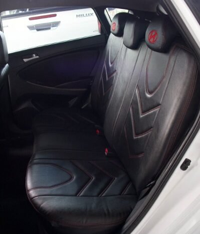 
								Hyundai Accent full									
