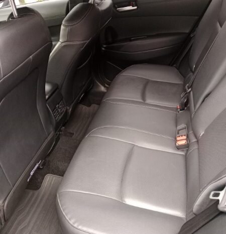 
								Toyota Corolla Cross full									