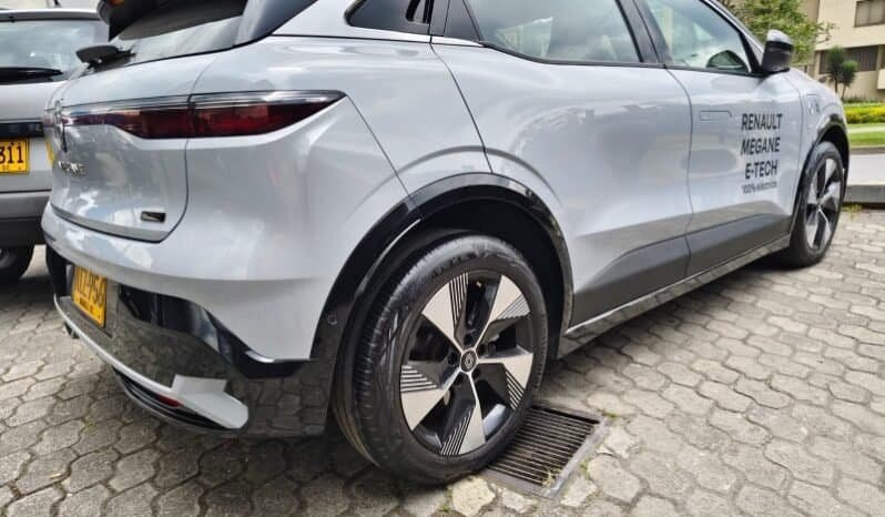 
Renault MEGANE E TECH full									