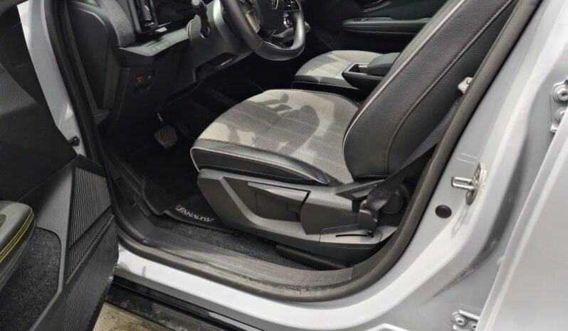 
Renault MEGANE E TECH full									