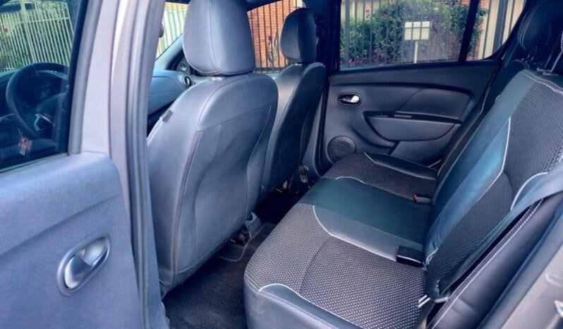 
Renault Sandero Stepway full									