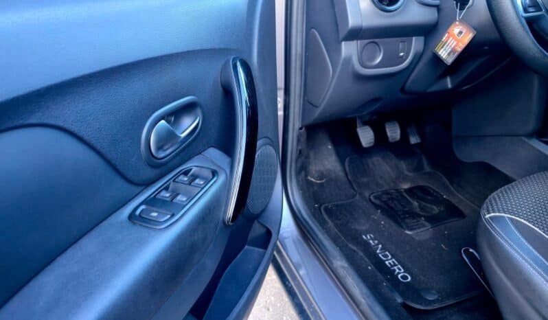 
Renault Sandero Stepway full									