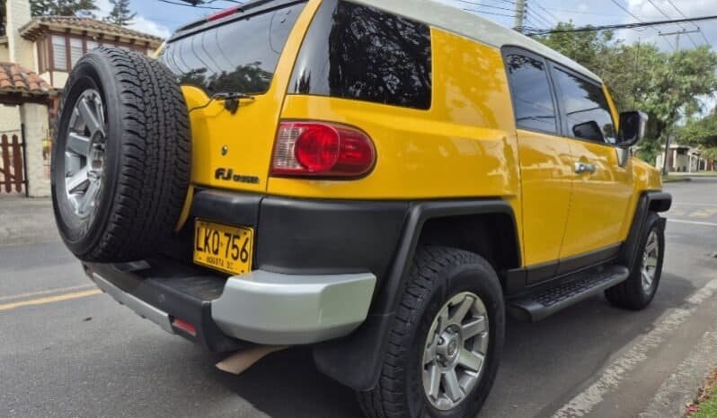 
Toyota fj cruser full									