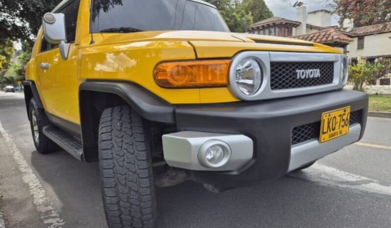 
Toyota fj cruser full									