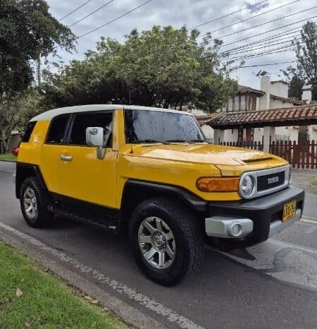 
Toyota fj cruser full									