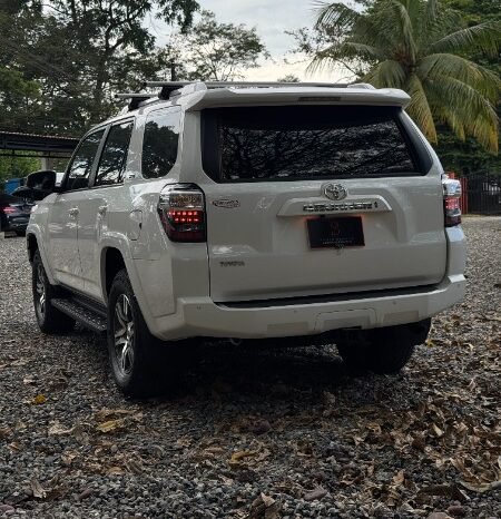 
								Toyota 4 RUNNER full									