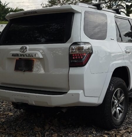 
								Toyota 4 RUNNER full									