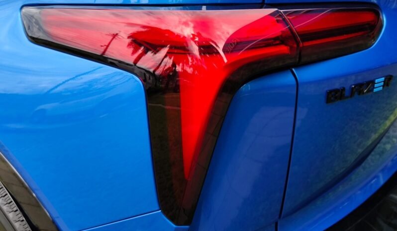 
								Chevrolet Blazer EV full									