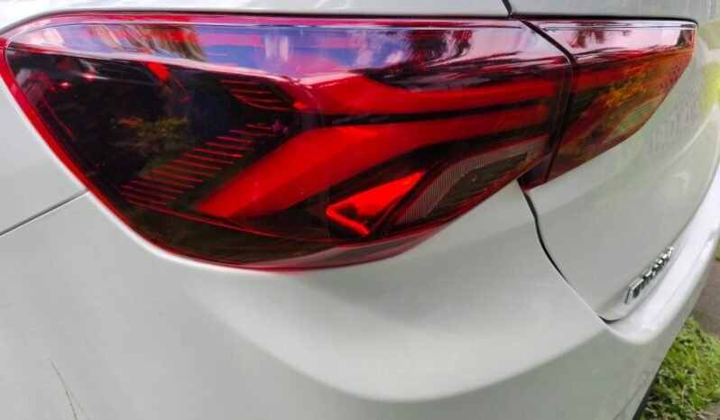 
								Chevrolet Onix Sedan Premier full									