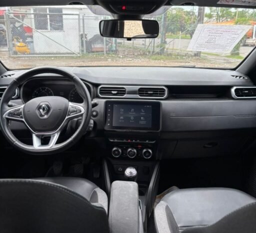 
								Renault Duster full									