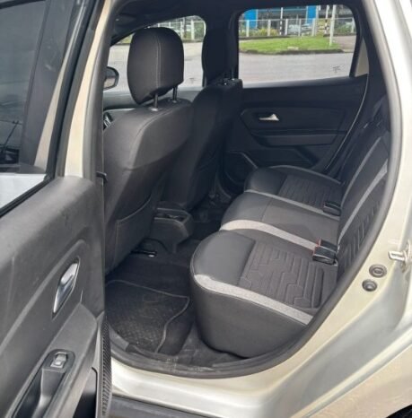 
								Renault Duster full									