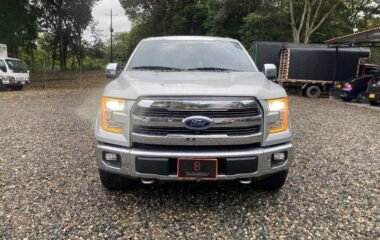 Ford F-150 LARIAT