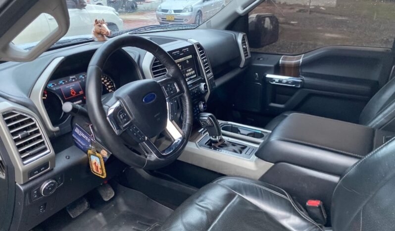 
								Ford F-150 LARIAT full									