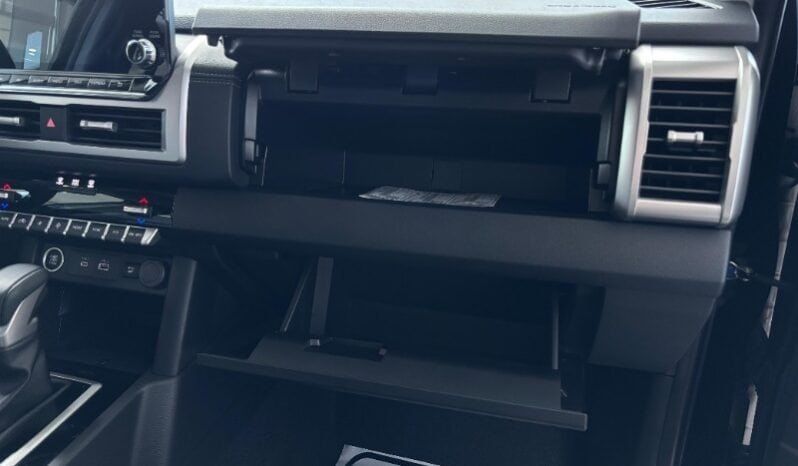 
Mitsubishi L200 TRITON full									