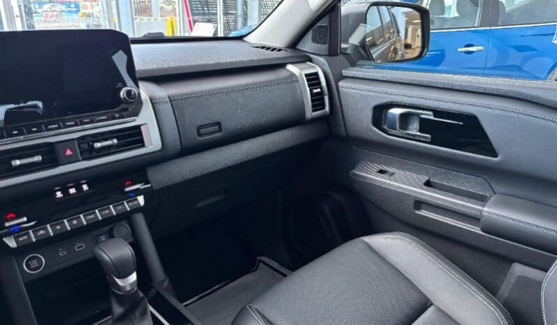 
Mitsubishi L200 TRITON full									