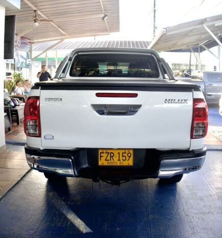 
								Toyota Hilux full									