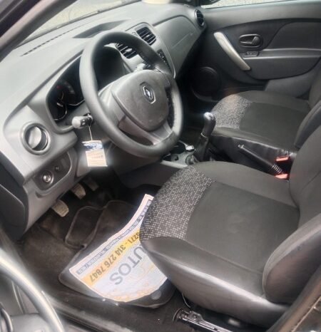 
								Renault Sandero full									
