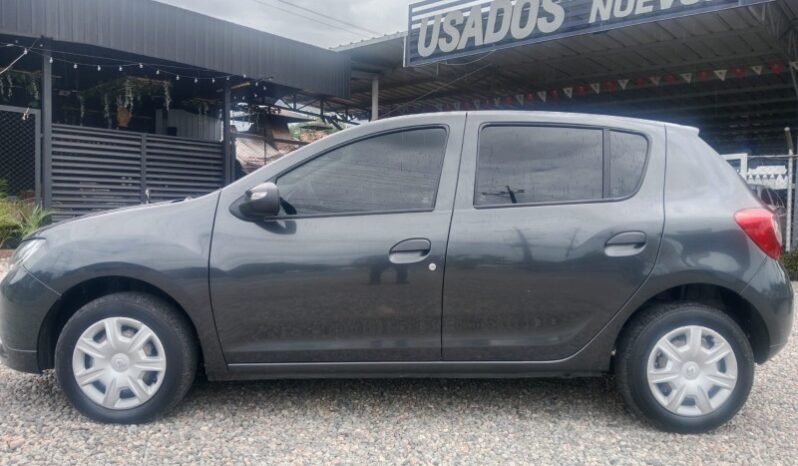 
								Renault Sandero full									