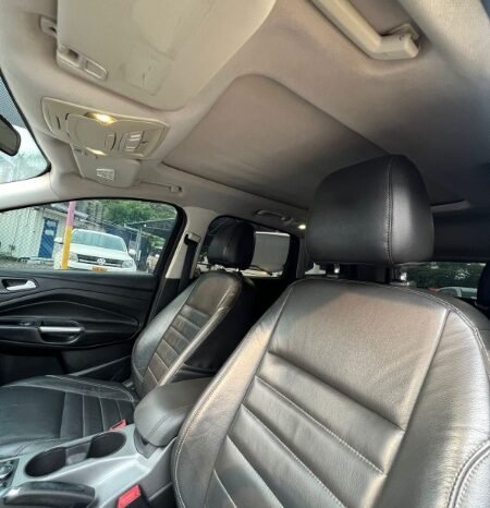
								Ford Escape SE full									