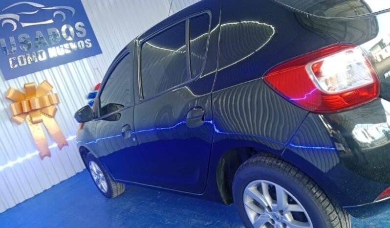 
								Renault Sandero full									