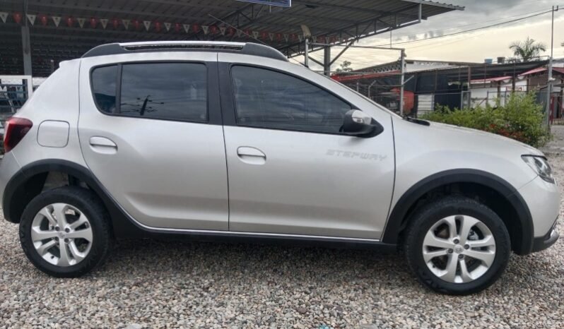 
								Renault Sandero Stepway full									