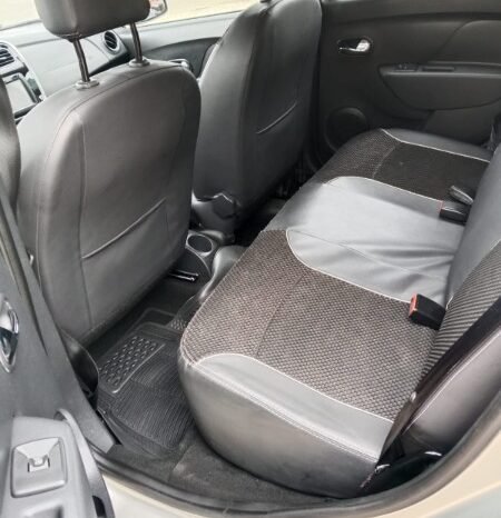 
								Renault Sandero Stepway full									