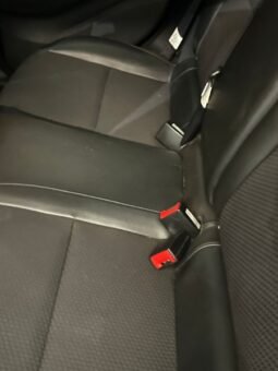 
										Chevrolet Onix Rs full									