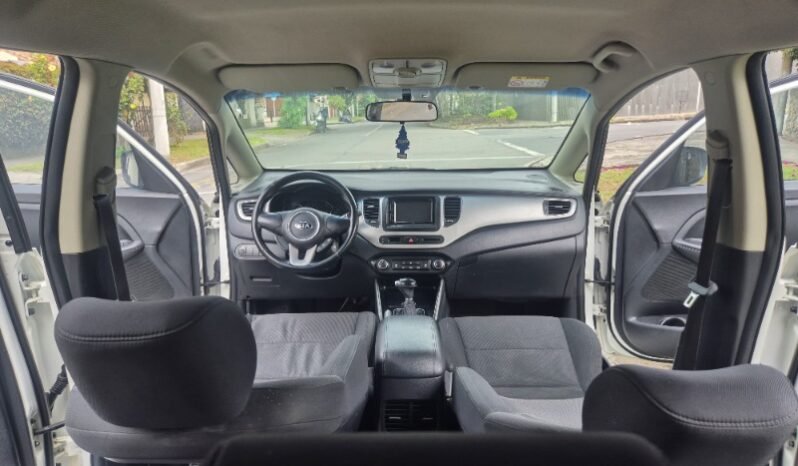 
								Kia carens suv full									
