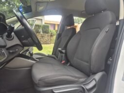 
										Kia carens suv full									