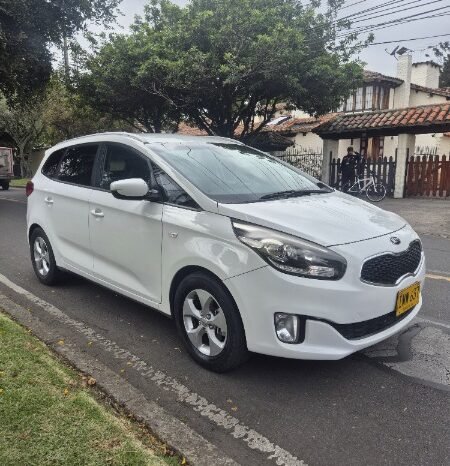 
								Kia carens suv full									
