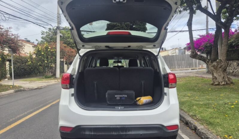 
								Kia carens suv full									