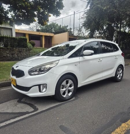 
								Kia carens suv full									