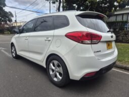 
										Kia carens suv full									