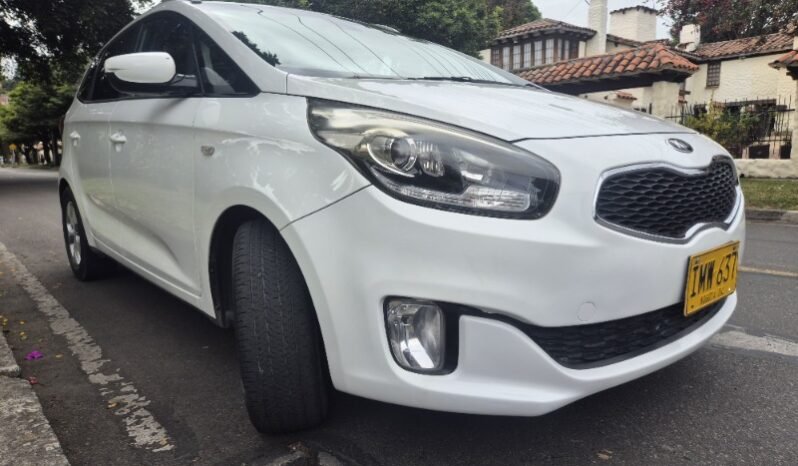 
								Kia carens suv full									