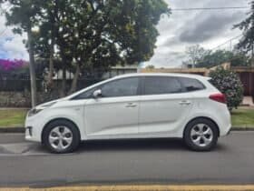 Kia carens suv