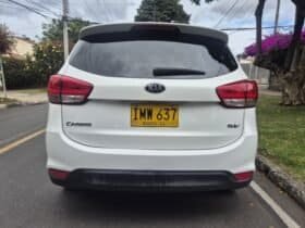 Kia carens suv