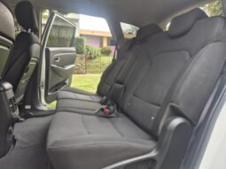 
										Kia carens suv full									