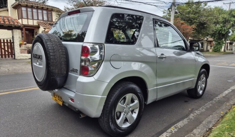 
								Suzuki Grand Vitara full									