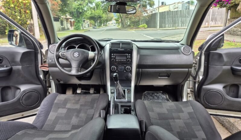 
								Suzuki Grand Vitara full									