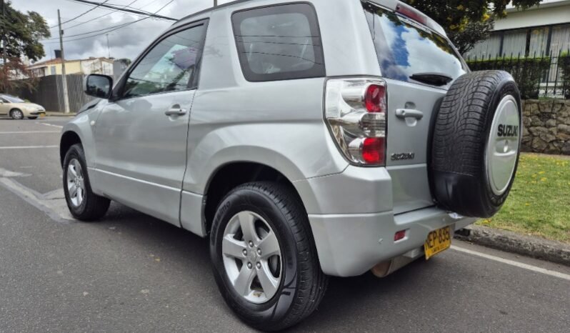 
								Suzuki Grand Vitara full									