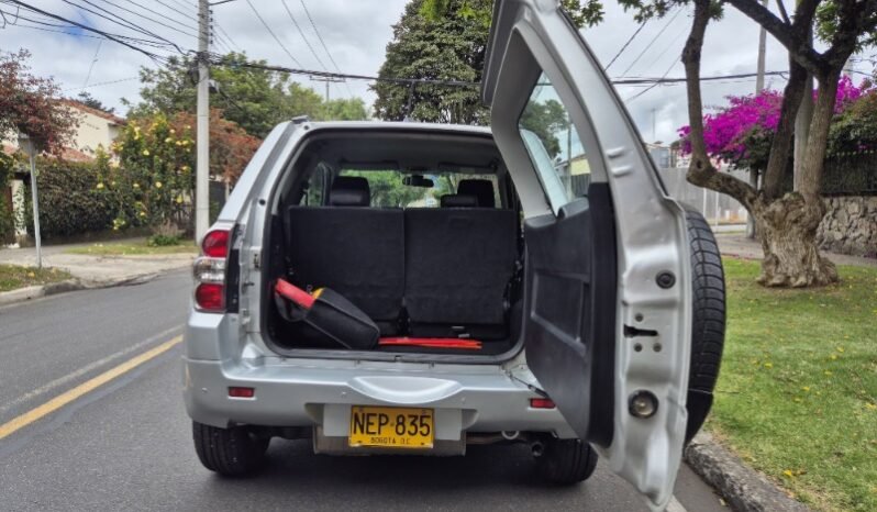 
								Suzuki Grand Vitara full									