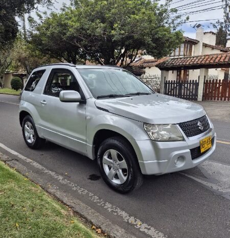 
								Suzuki Grand Vitara full									