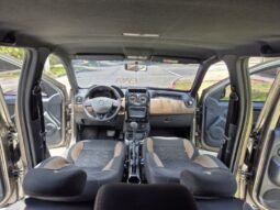 
Renault Duster zen full									