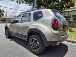 
Renault Duster zen full									
