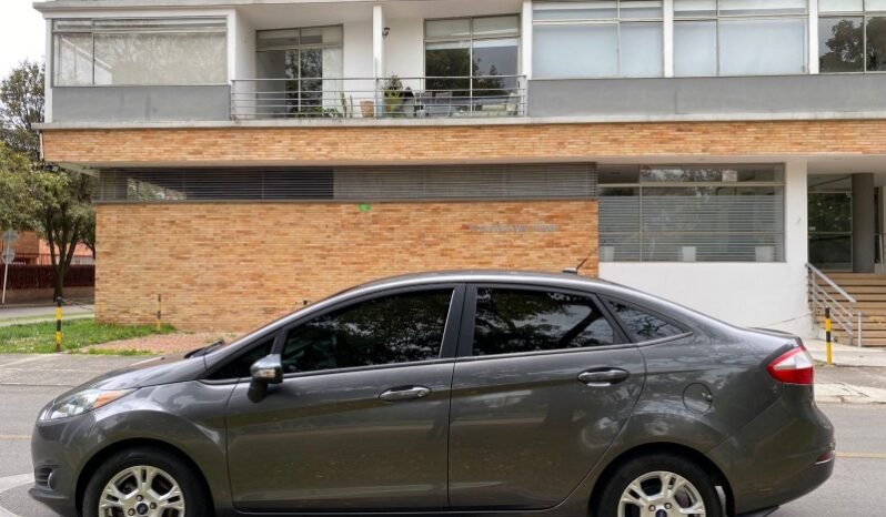 
								Ford Fiesta SE full									